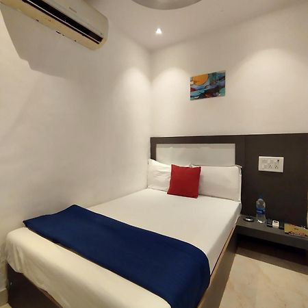 Hotel Aspen Bombay Esterno foto
