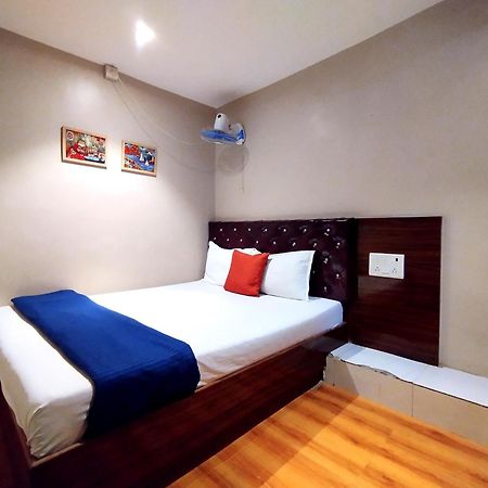 Hotel Aspen Bombay Esterno foto