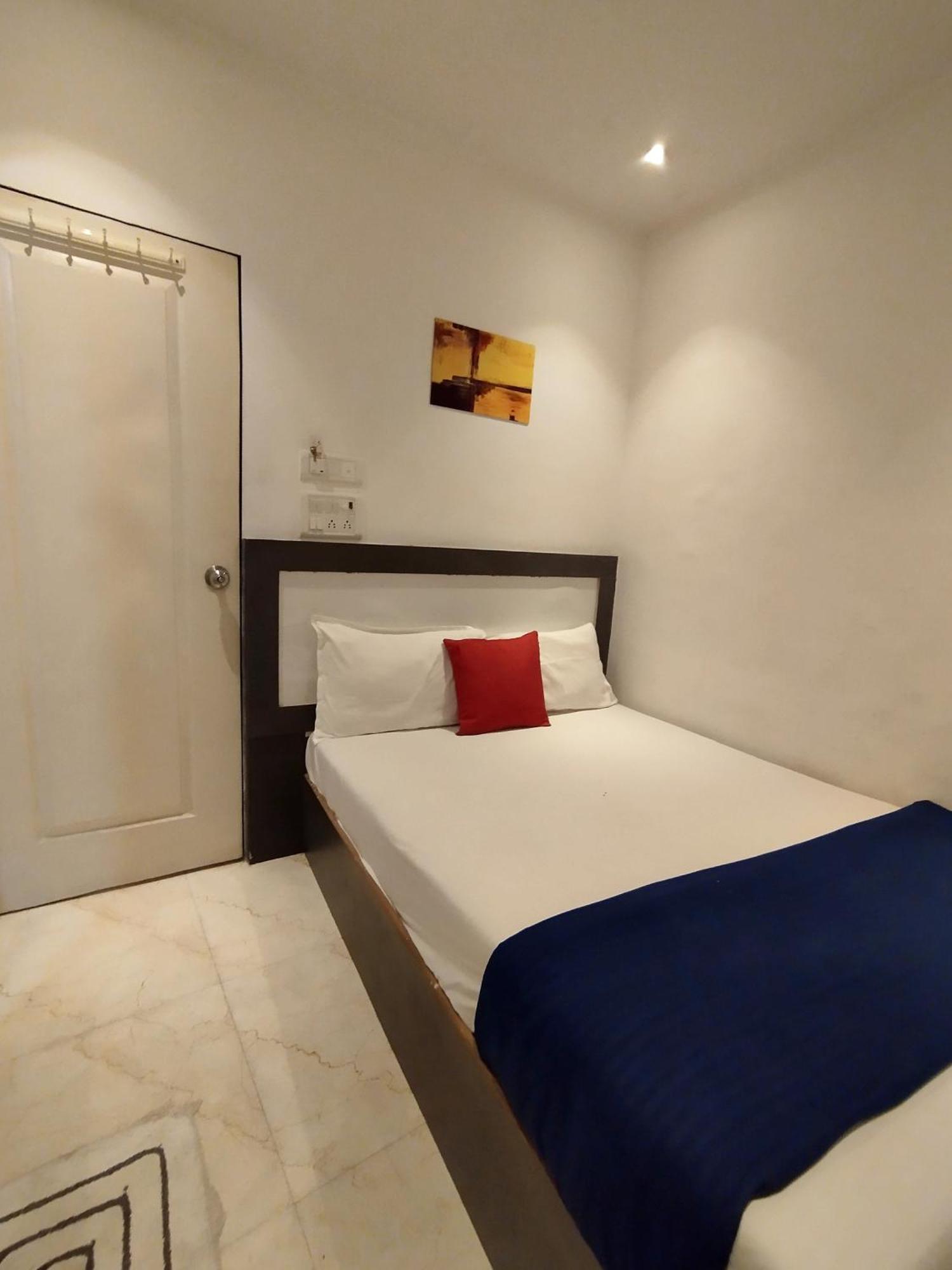 Hotel Aspen Bombay Esterno foto