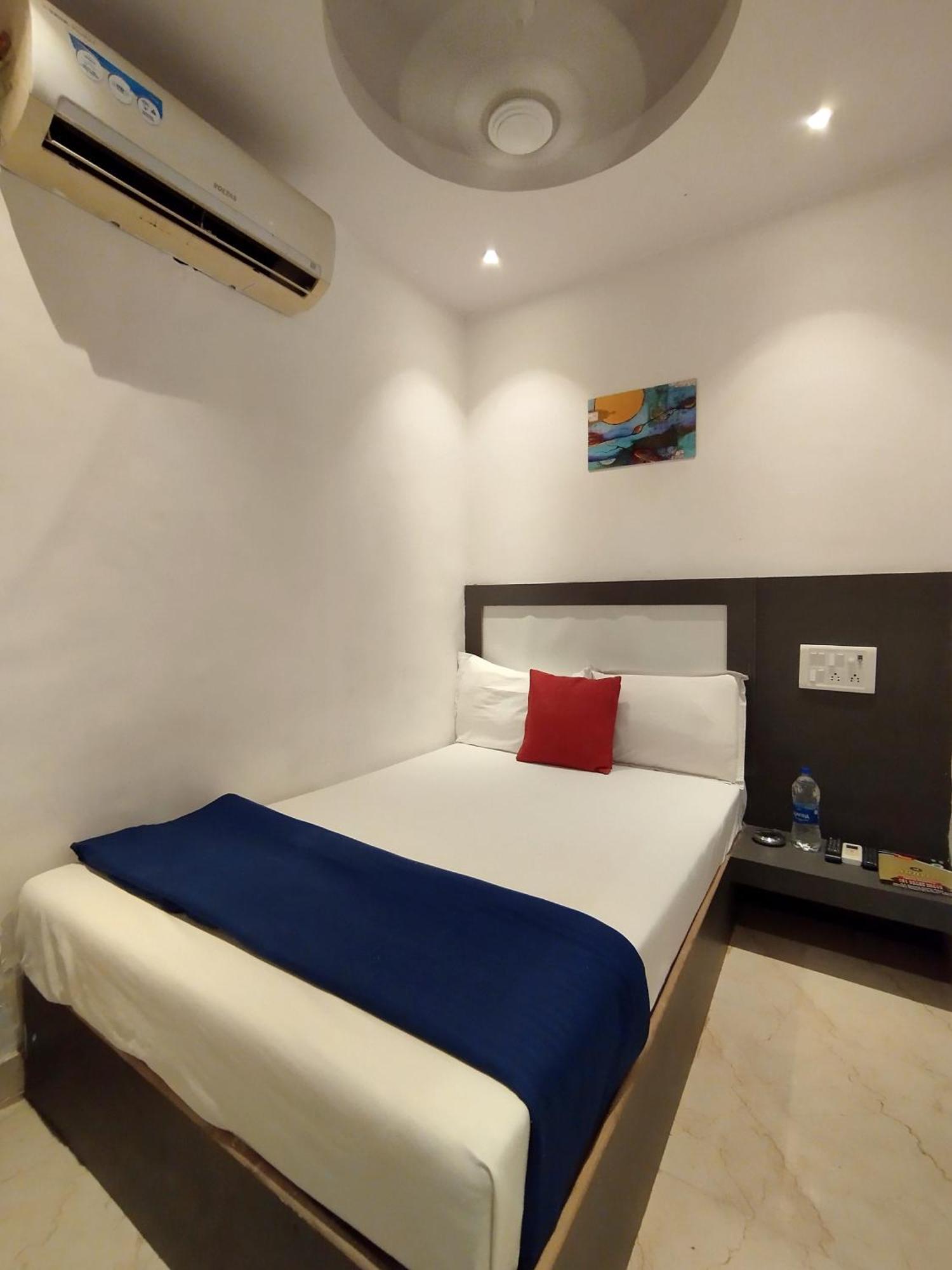 Hotel Aspen Bombay Esterno foto