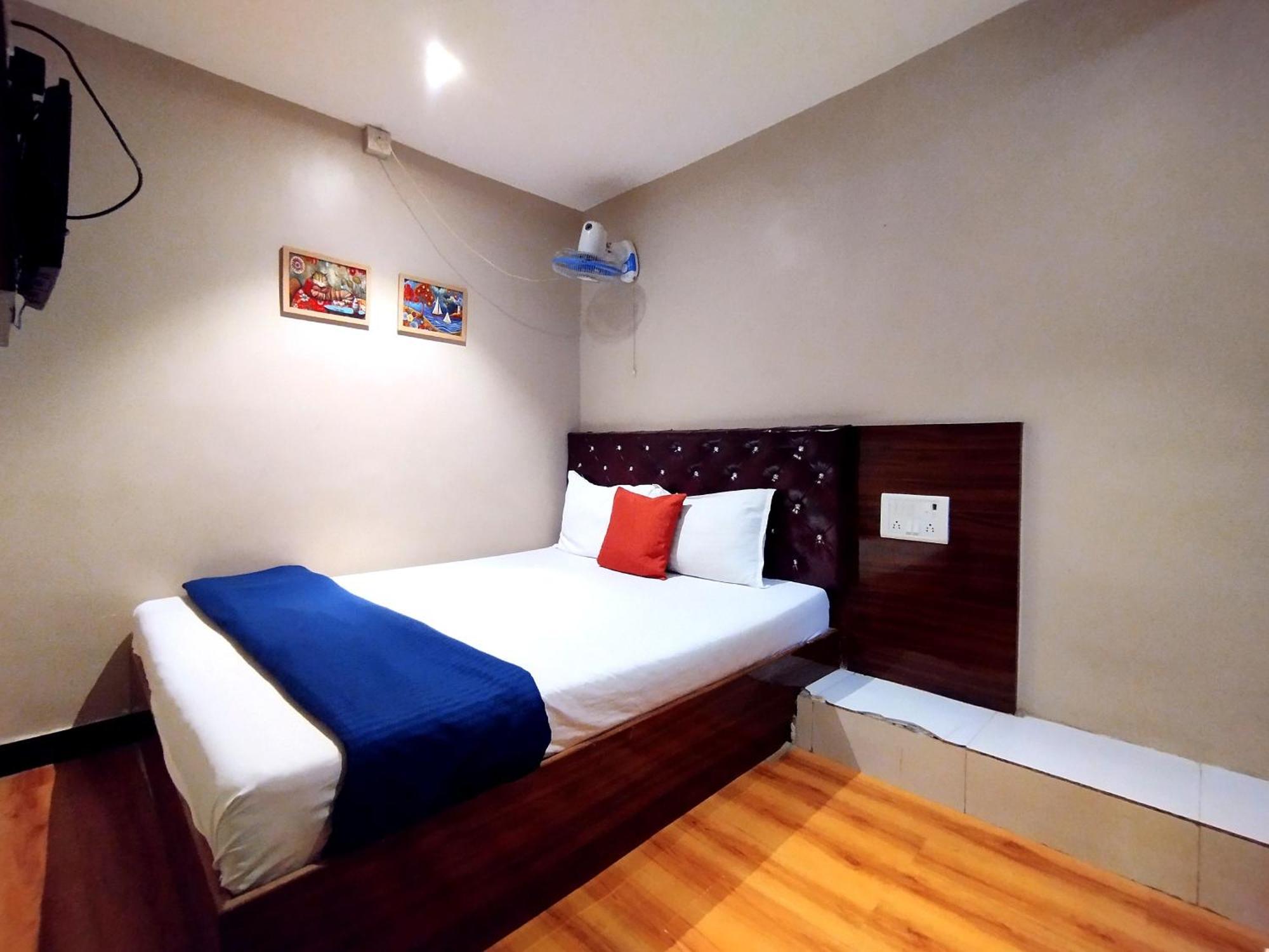 Hotel Aspen Bombay Esterno foto